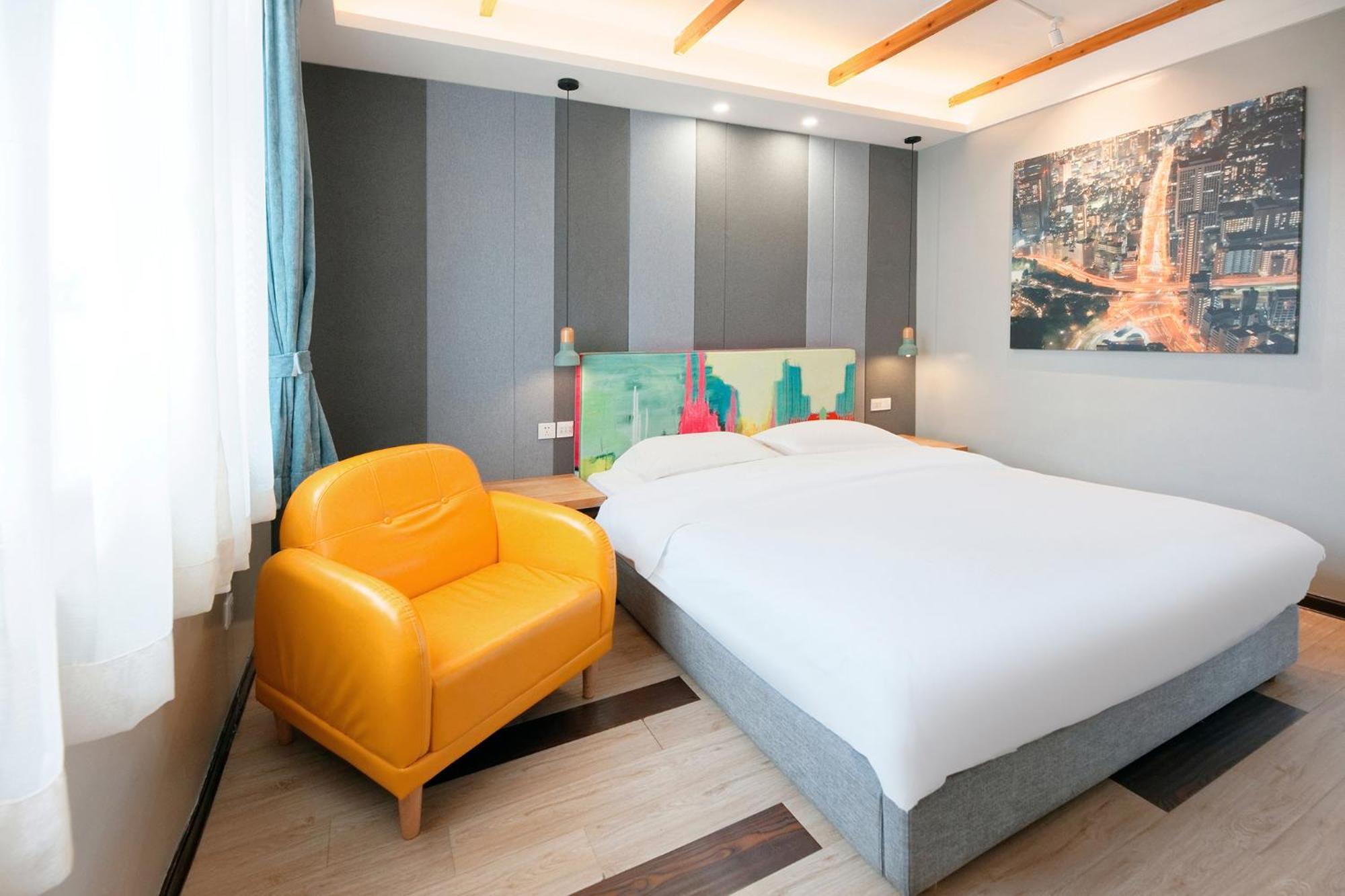 The Cloudland International Youth Hostel Close To The City Center,15 Min Walks To The Subway, Close To The Night Market, Old Street, Green Lake, English-Speaking Service, Free Activity Convenient Payment And Visa Cards Are Accepted Kunming Exterior photo