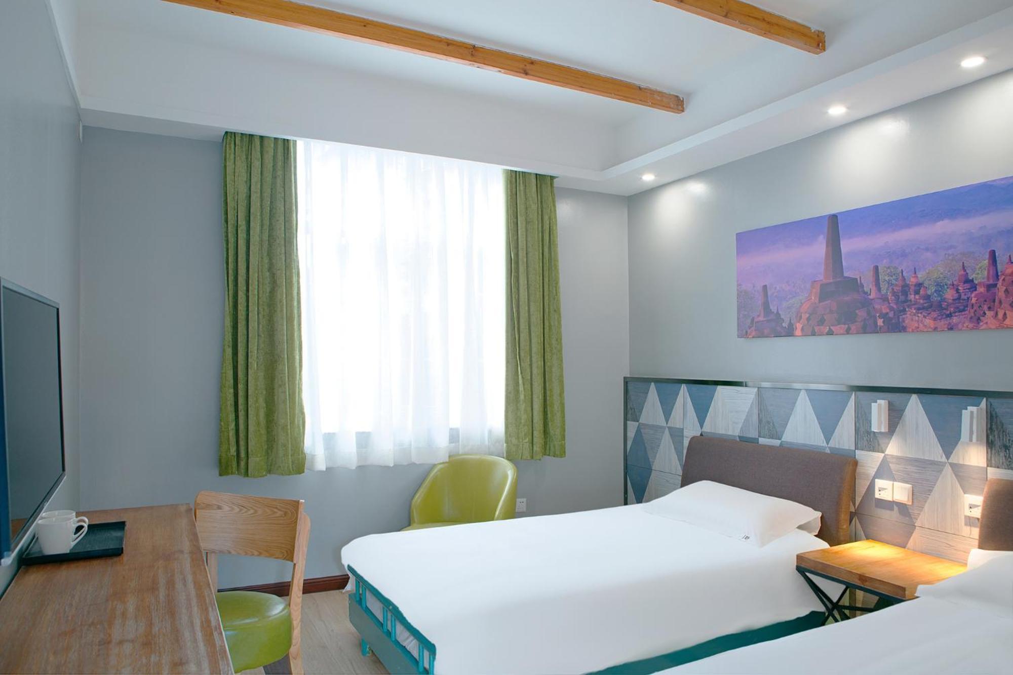 The Cloudland International Youth Hostel Close To The City Center,15 Min Walks To The Subway, Close To The Night Market, Old Street, Green Lake, English-Speaking Service, Free Activity Convenient Payment And Visa Cards Are Accepted Kunming Exterior photo