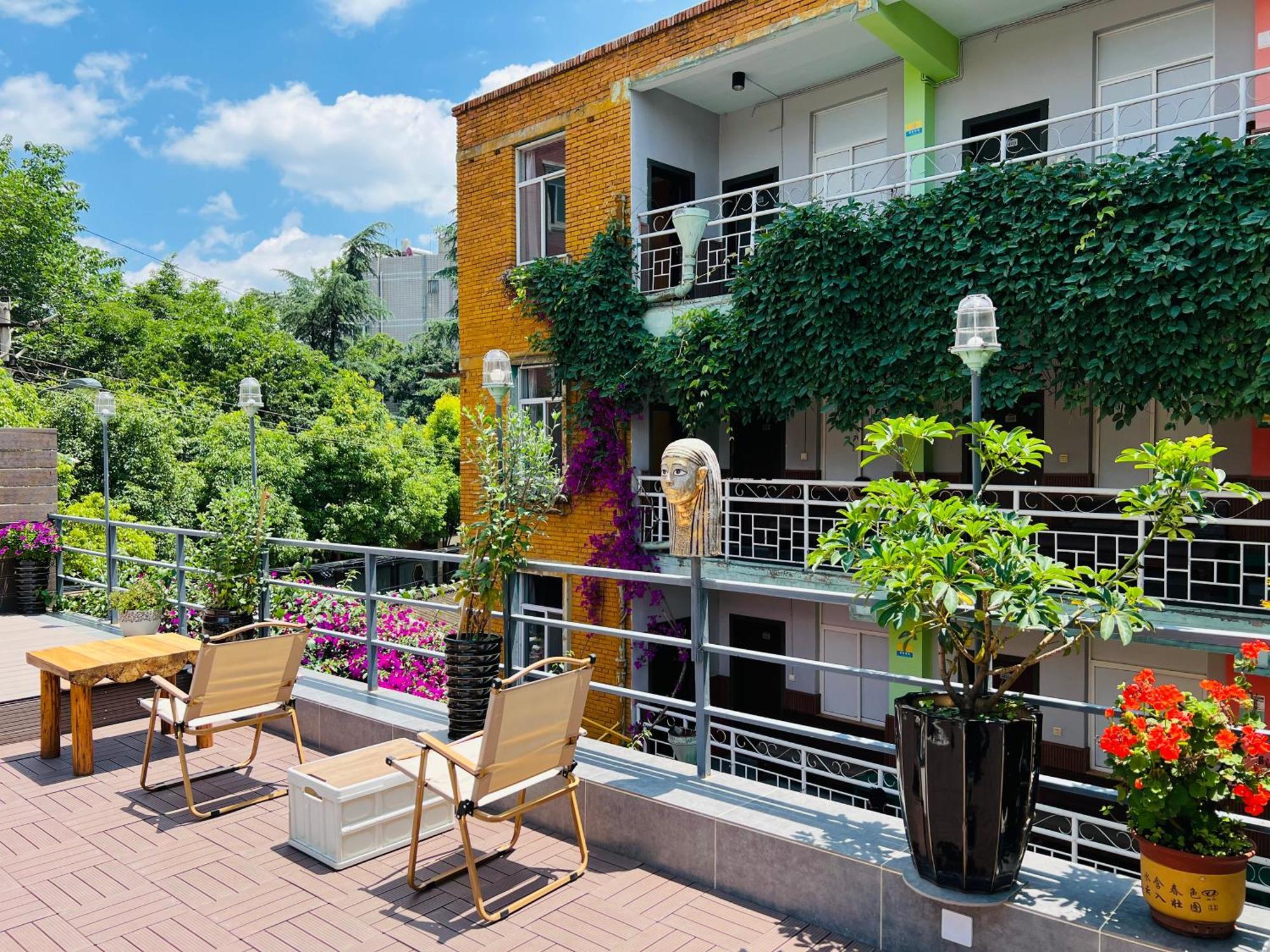 The Cloudland International Youth Hostel Close To The City Center,15 Min Walks To The Subway, Close To The Night Market, Old Street, Green Lake, English-Speaking Service, Free Activity Convenient Payment And Visa Cards Are Accepted Kunming Exterior photo